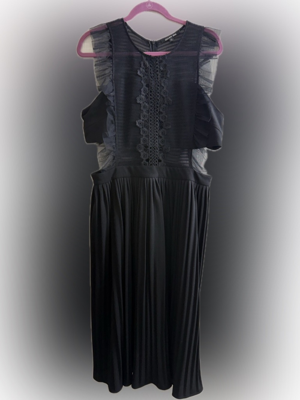 Gianni Bini • Black Mesh & Pleated Midi Dress